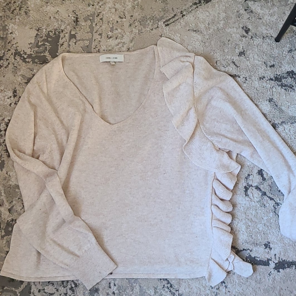 V neck ruffle sweater